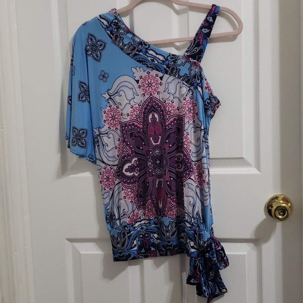 One shoulder silky Venus top